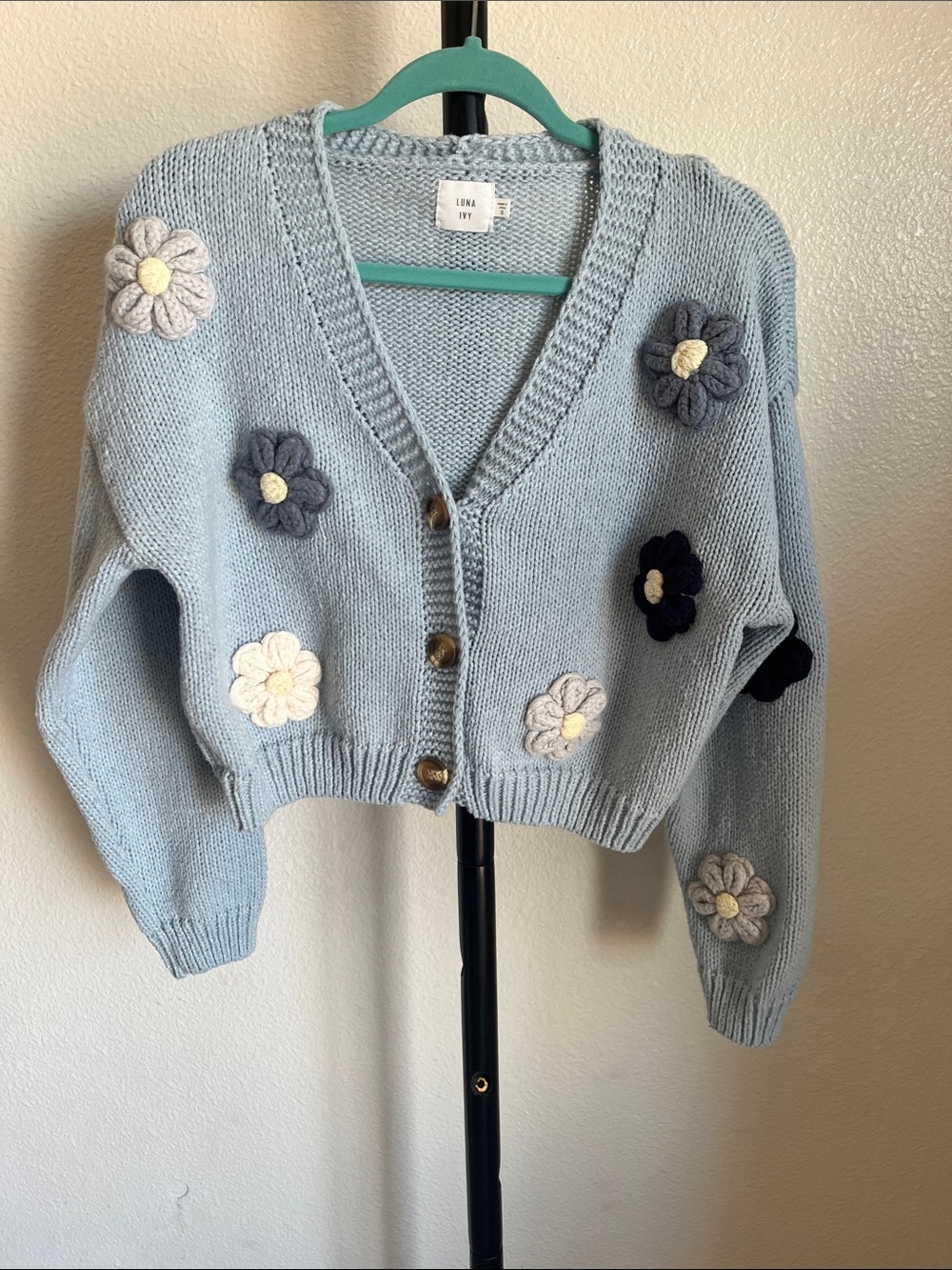 Luna Ivy Pastel Blue Floral Appliqué Cropped Cardigan